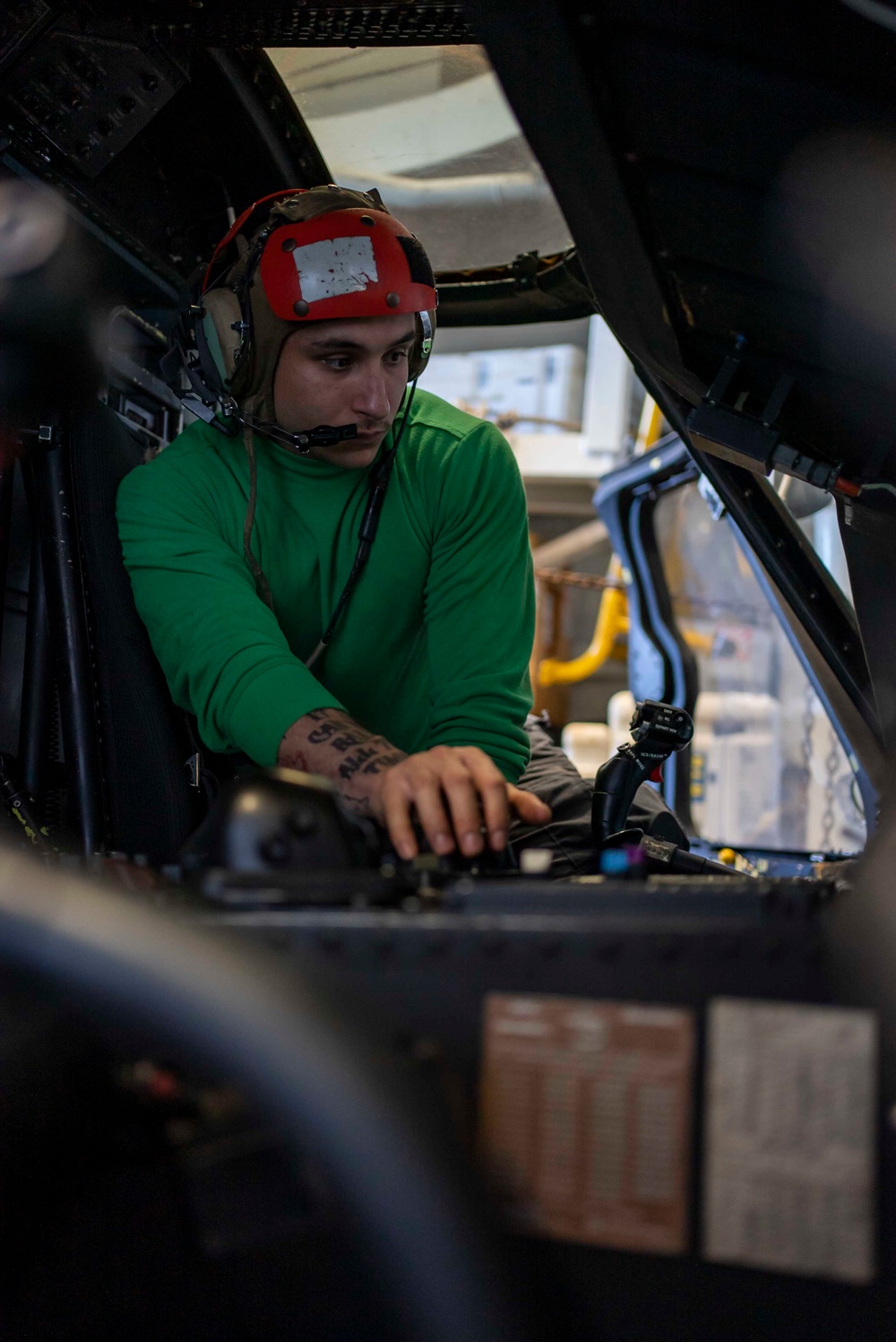 DVIDS - Images - HSM 78 Maintenance aboard Sterett [Image 1 of 2]