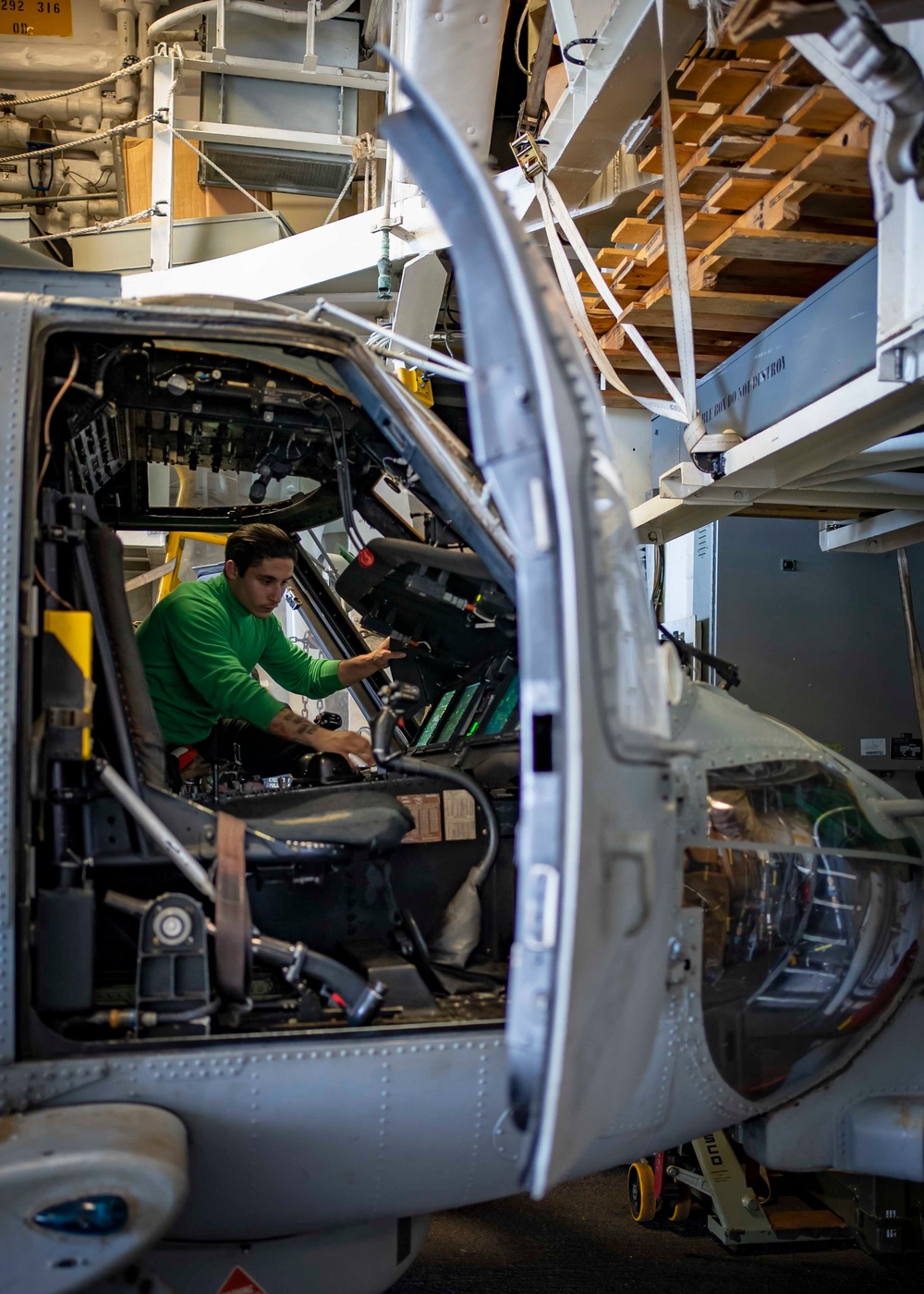 DVIDS - Images - HSM 78 Maintenance aboard Sterett [Image 2 of 2]