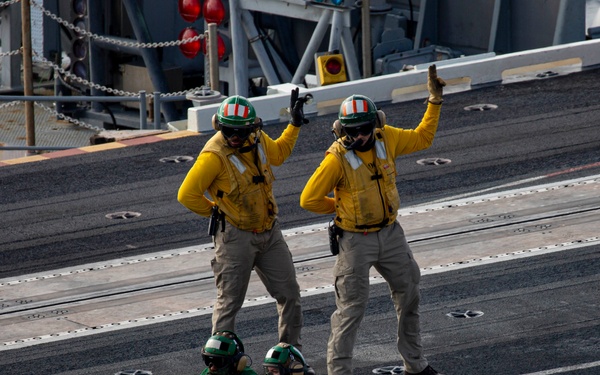 Abraham Lincoln conducts flight operations