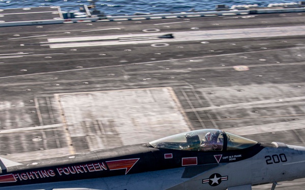 Abraham Lincoln conducts flight operations