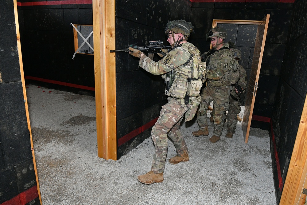 173rd Paratroopers Conduct Shoot House Training