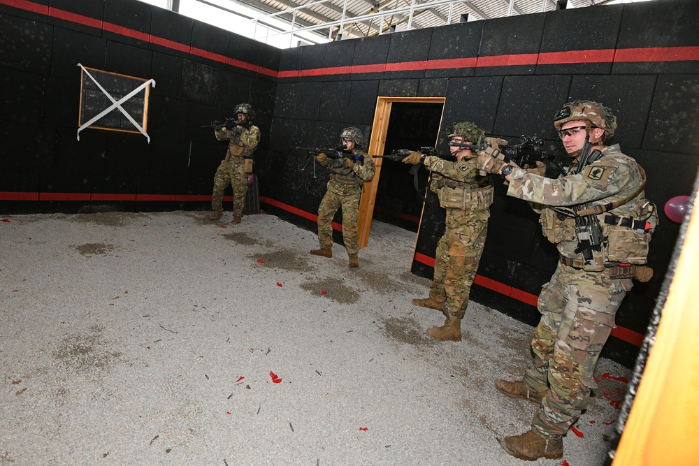 173rd Paratroopers Conduct Shoot House Training