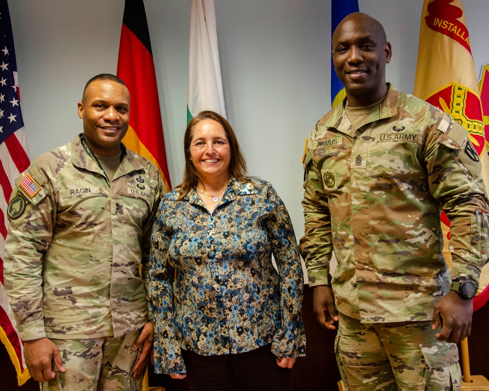 Five USAG Rheinland-Pfalz Civilians recognized for outstanding work, superior performance