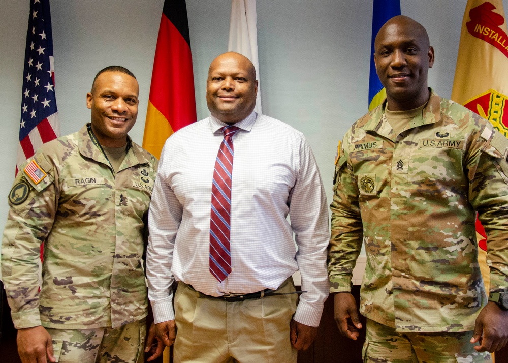 Five USAG Rheinland-Pfalz Civilians recognized for outstanding work, superior performance