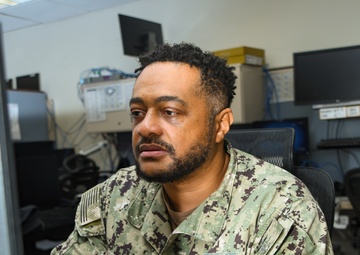 Navy Medicine’s junior information technology officer of the year wins award for second time