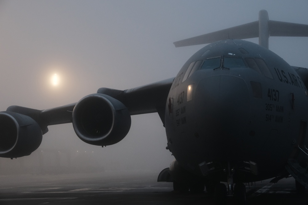 C-17 commands the fog