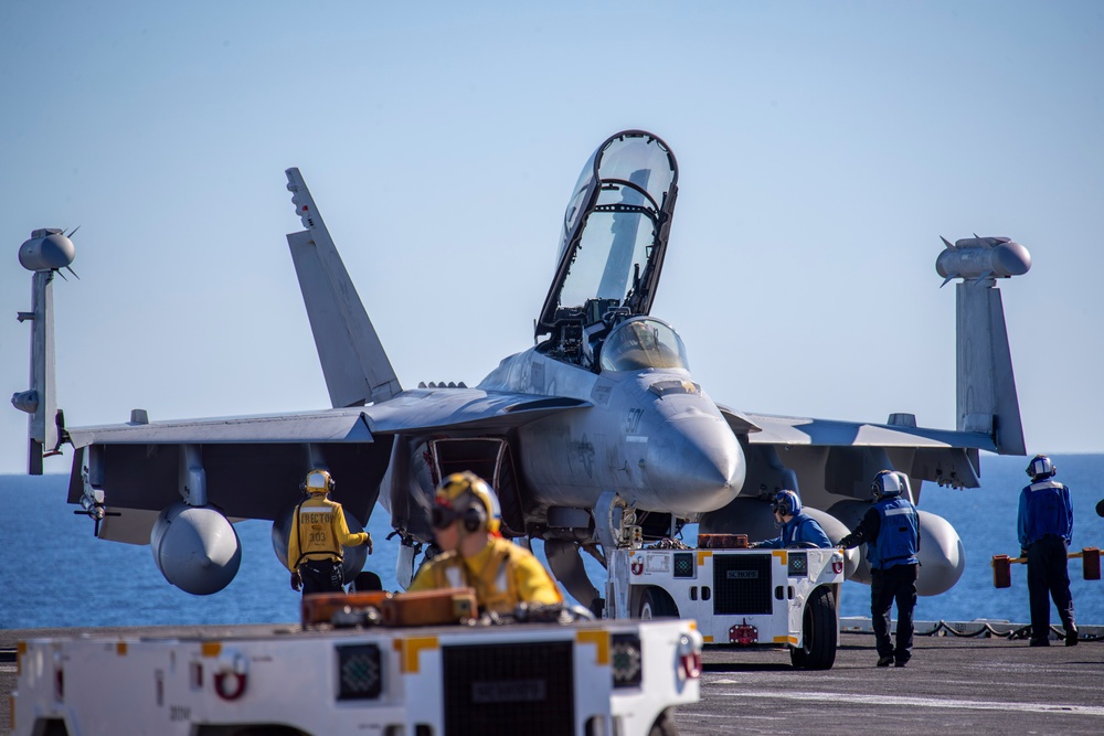 Abraham Lincoln conducts flight operations