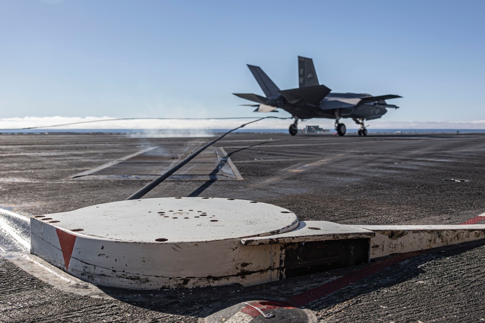 Abraham Lincoln conducts flight operations