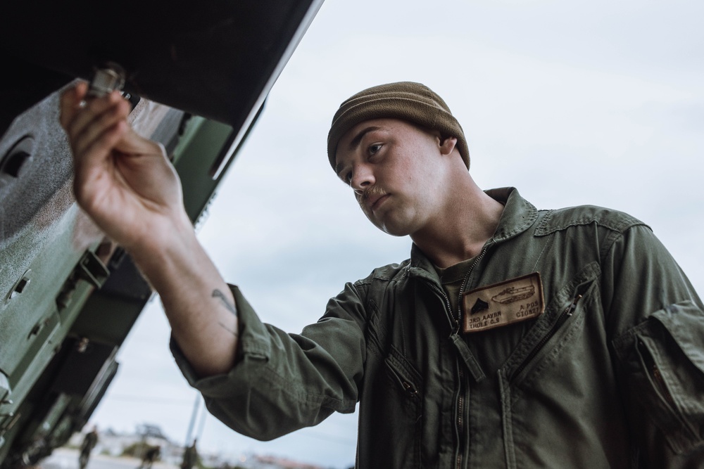 15th MEU Marines Train on ACV Safety