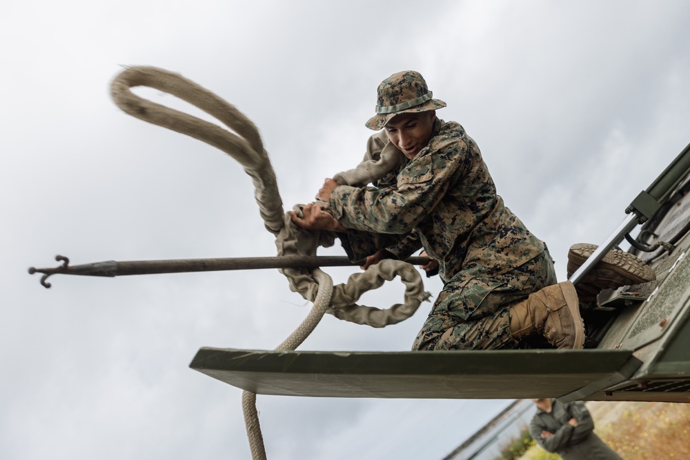 15th MEU Marines Train on ACV Safety