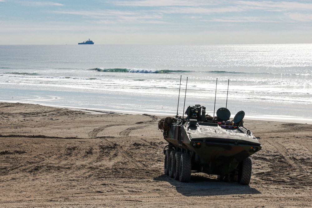 ACVs Conduct Ship-to-shore Movement during Integrated Training