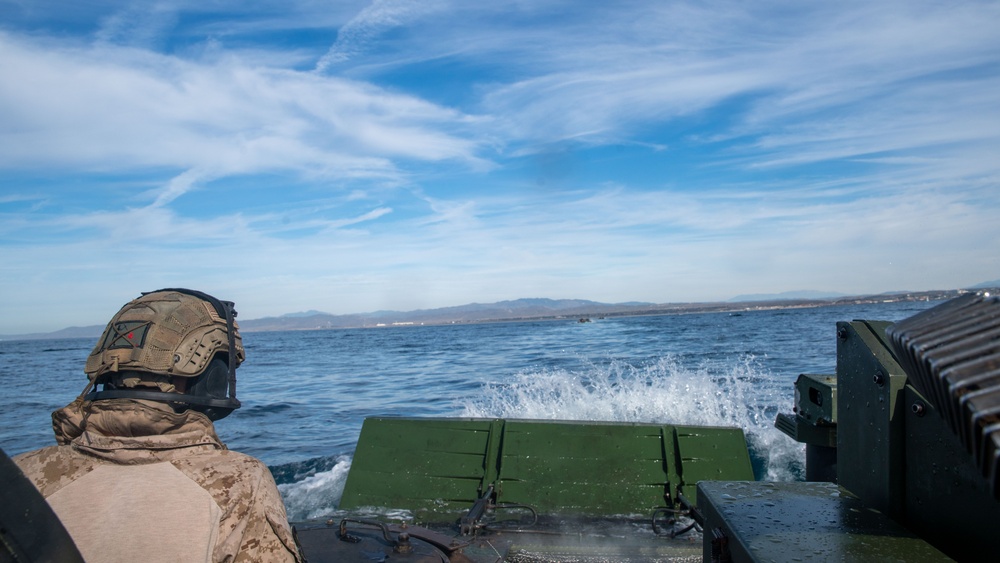 ACVs Conduct Amphibious Operations off USS Harpers Ferry During Integrated Training