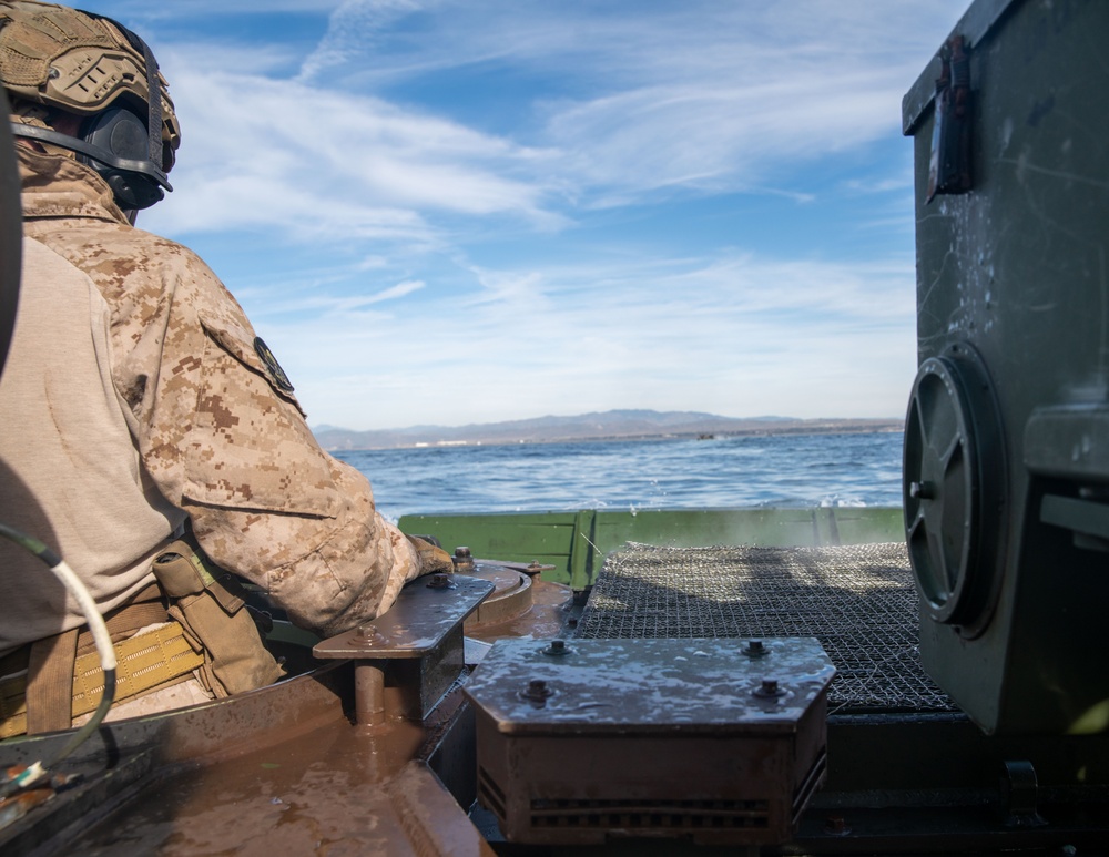 ACVs Conduct Amphibious Operations off USS Harpers Ferry During Integrated Training