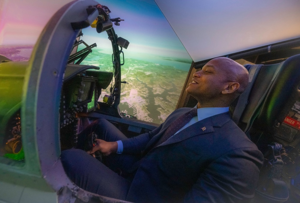Maryland Governor Moore and U.S. Representative Hoyer visit Navy's largest warfare center