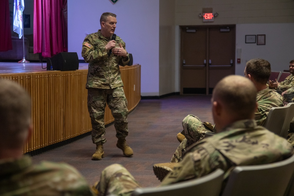 NETCOM Commander Briefs 4ID G6
