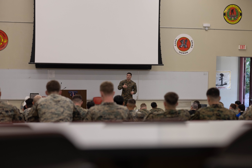 U.S. Marines conduct sUAS, mortars integration training