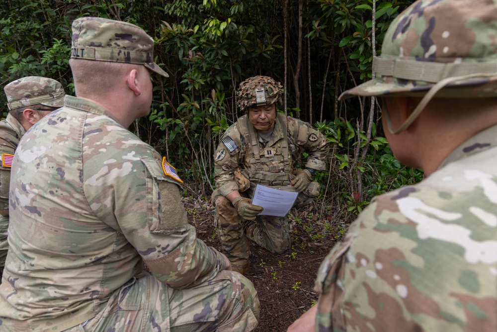 25ID, 8th TSC, 11th Airborne UMTs conduct FTX