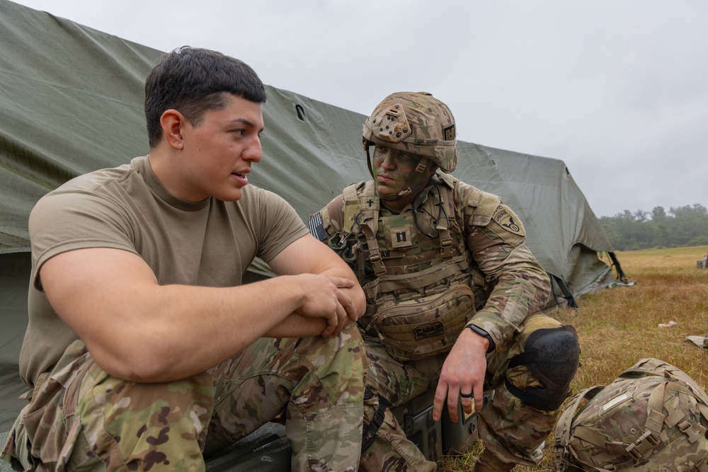 25ID, 8th TSC, 11th Airborne UMTs conduct FTX