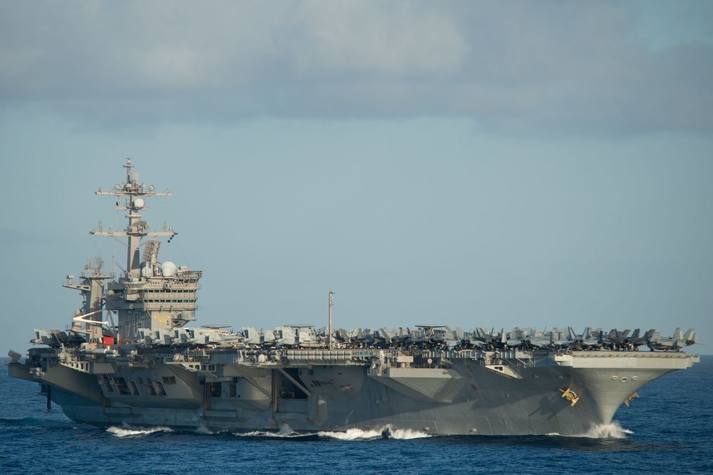 DVIDS - Images - Carl Vinson Transits Philippine Sea [Image 24 of 26]