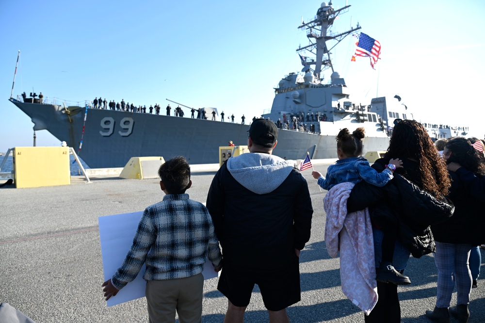 USS Farragut Returns Home Following Successful Deployment