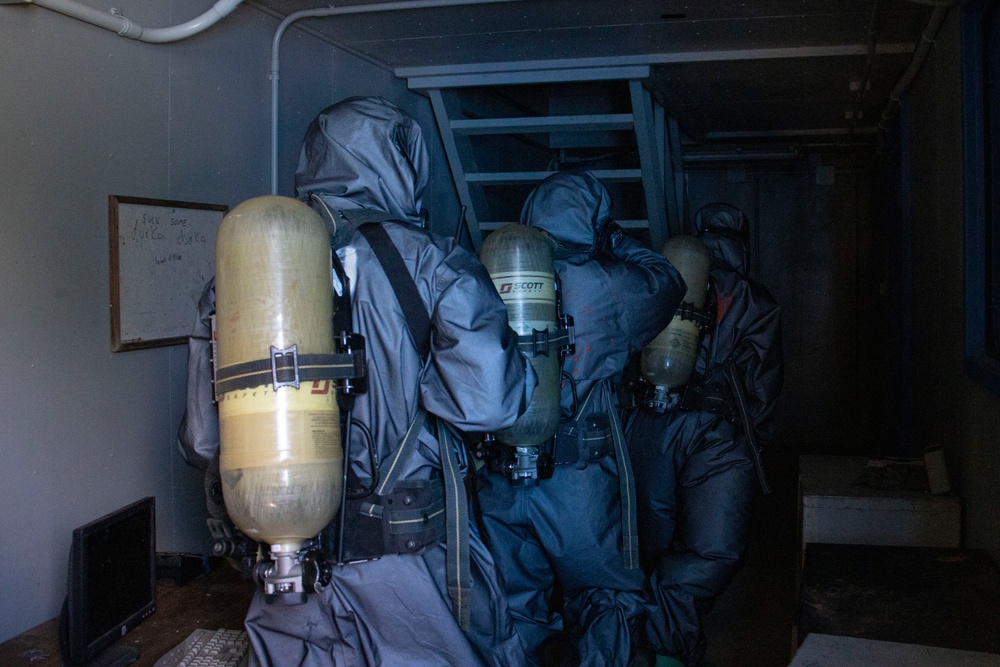 31st MEU CBRN conduct chemical response exercise