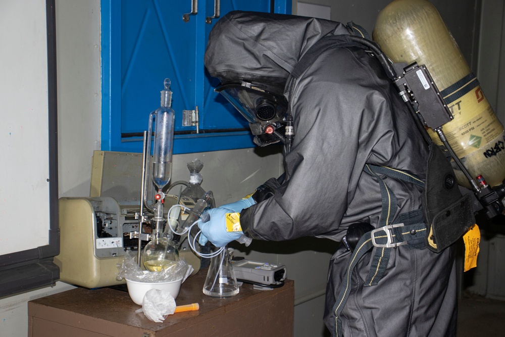 31st MEU CBRN conduct chemical response exercise