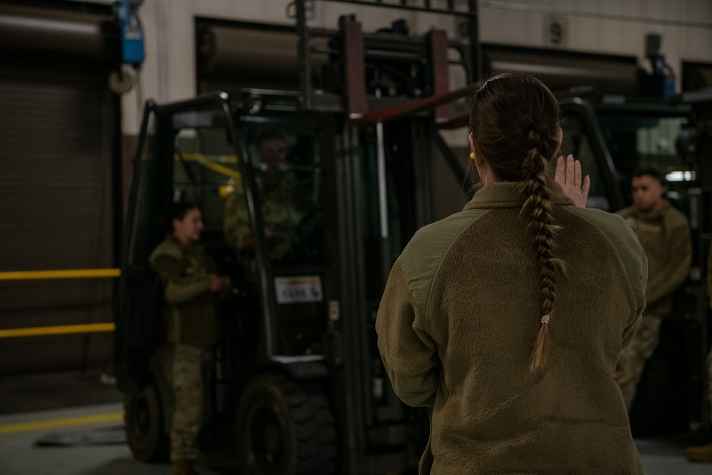 86th Aerial Port Squadron leads forklift training for 446th FSS Airmen, Wing Commander