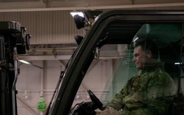 86th Aerial Port Squadron leads forklift training for 446th FSS Airmen, Wing Commander