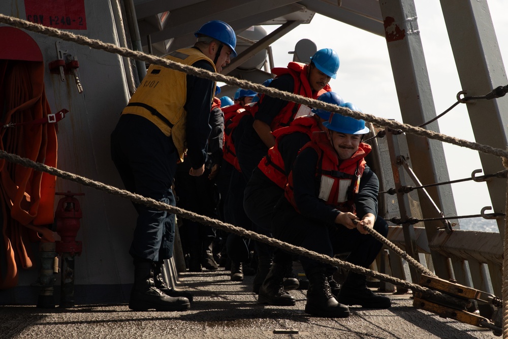 USS Laboon Conducts Replenishment-at-Sea with USNS Kanawha in the Red Sea