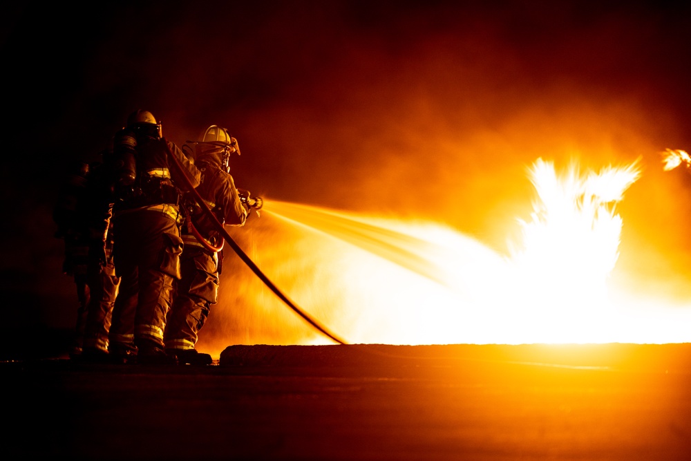 MWSS-172 extinguishes live fire on MCAS Futenma