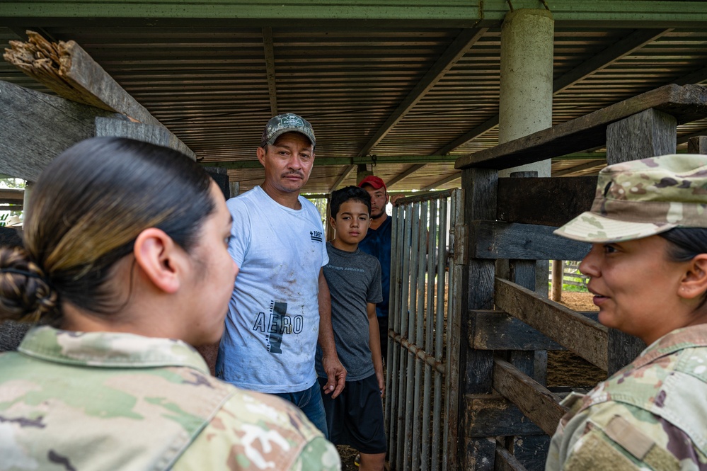 JTF-Bravo Vet Team supports Olancho