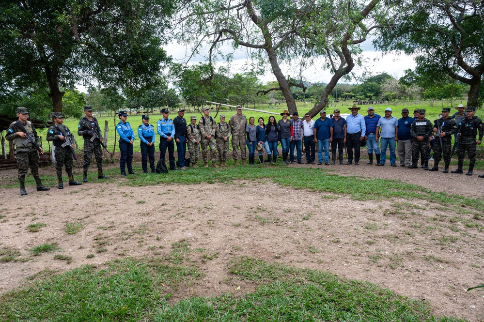 JTF-Bravo Vet Team supports Olancho