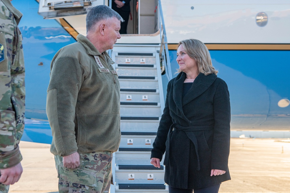 DSD Hicks Arrives at Peterson SFB for NORAD Change of Command Ceremony