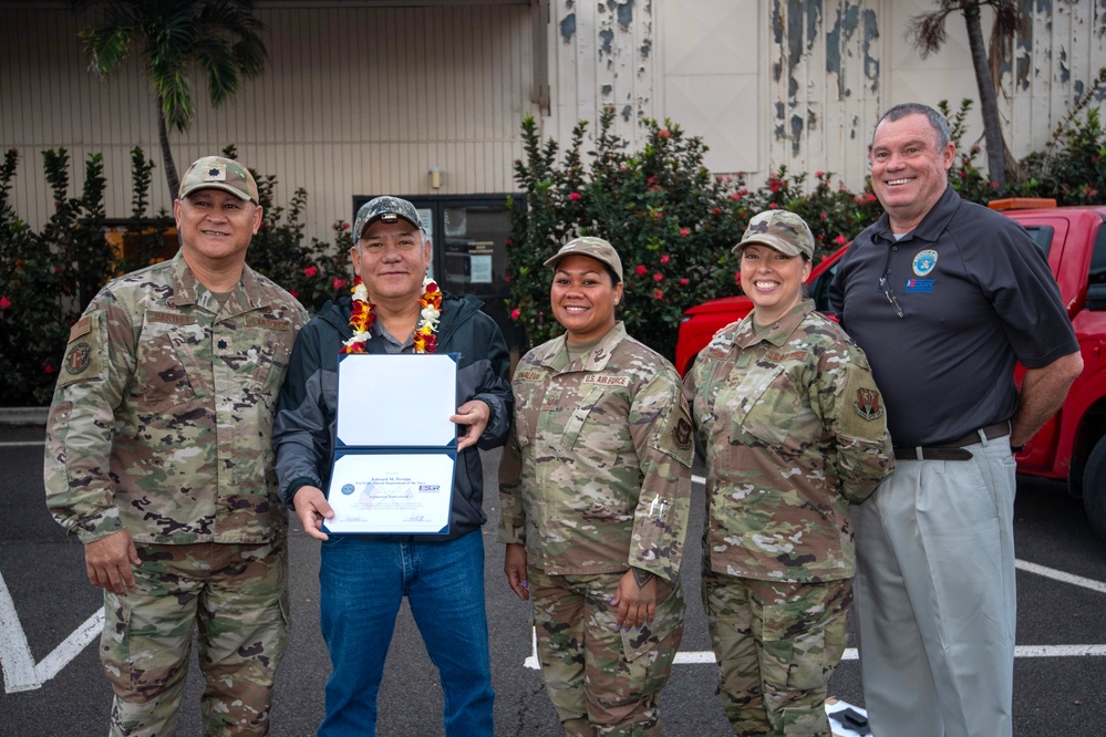 624th CES Member's Employer Wins Patriot Award