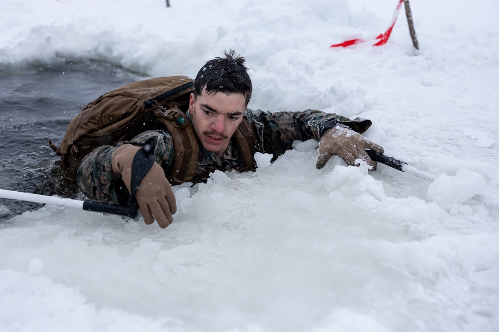 CLB-6 Participates in Polar Plunge as Part of Extreme Cold Weather Training Course