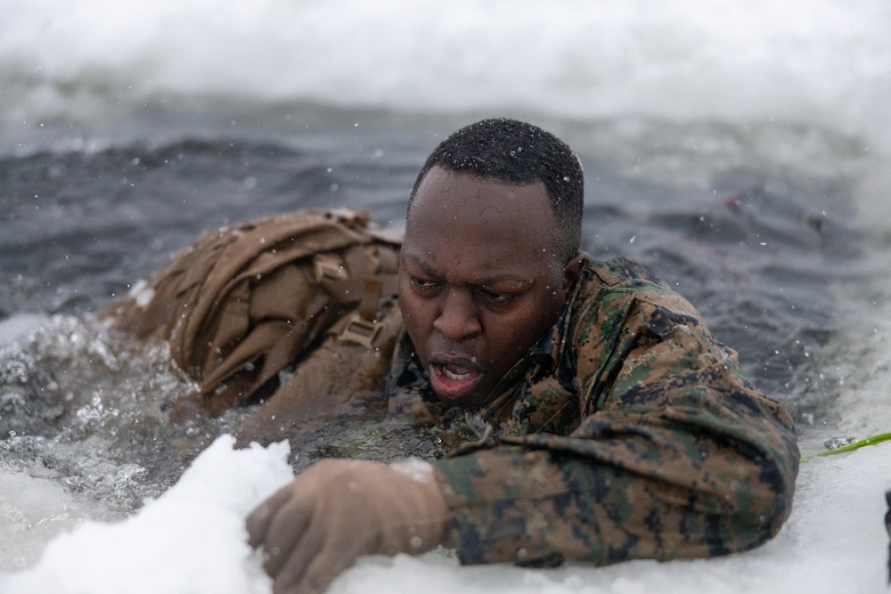 CLB-6 Participates in Polar Plunge as Part of Extreme Cold Weather Training Course