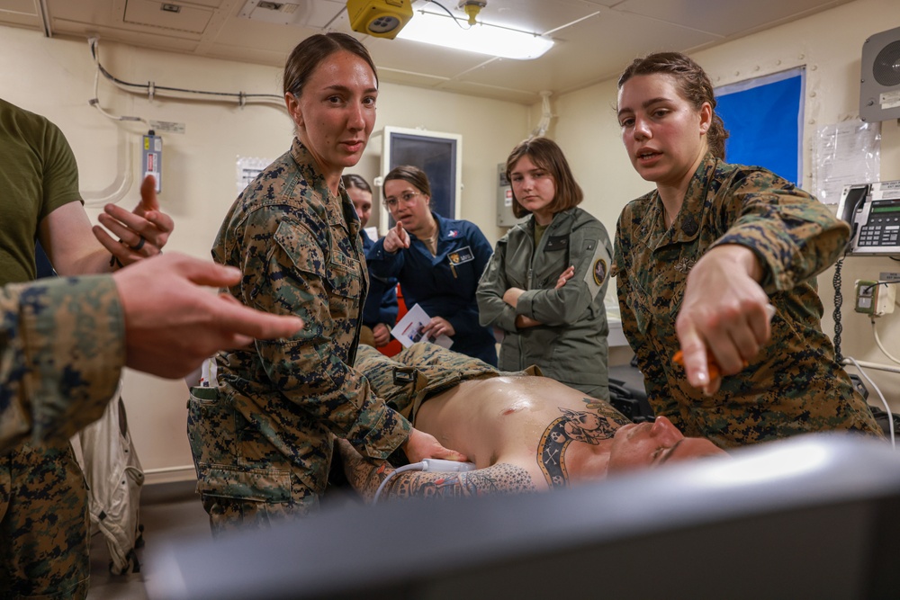 Medical Team Conducts FAST-E Training Aboard the USS Somerset