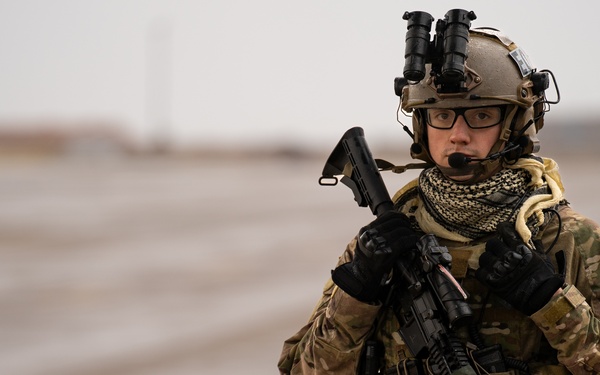 Empowered and professional: Steadfast Line enablers team up to sharpen Air Commando fieldcraft at Cannon AFB