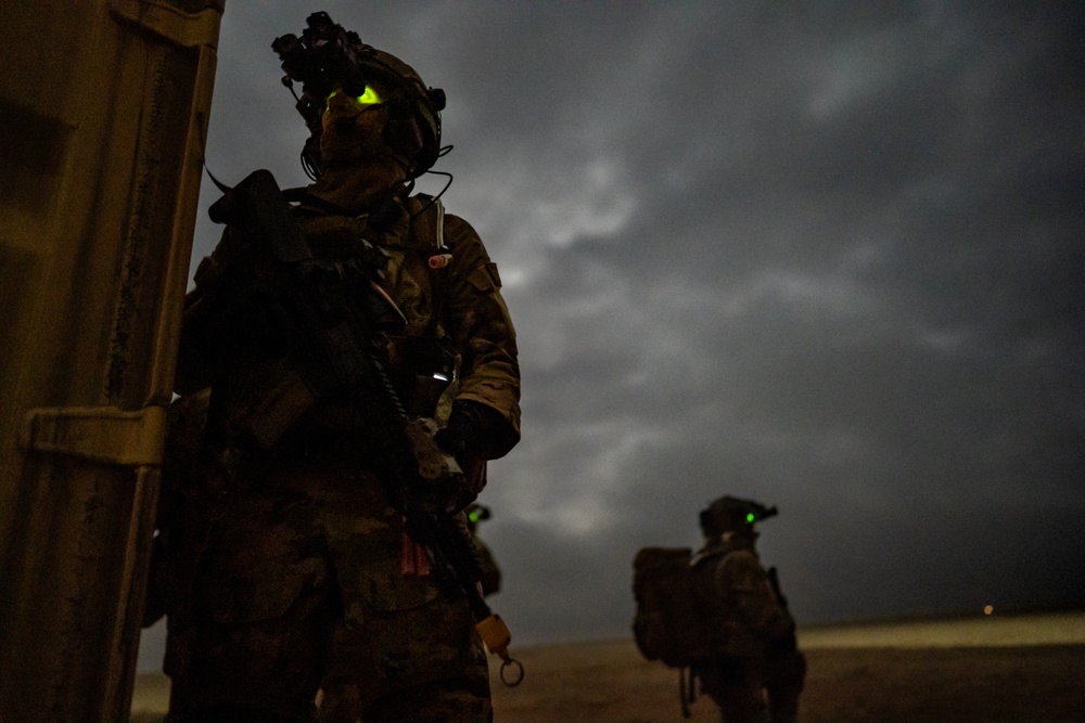 Empowered and professional: Steadfast Line enablers team up to sharpen Air Commando fieldcraft at Cannon AFB