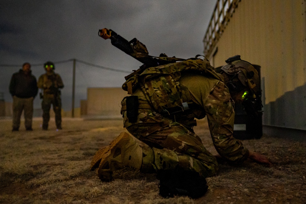 Empowered and professional: Steadfast Line enablers team up to sharpen Air Commando fieldcraft at Cannon AFB