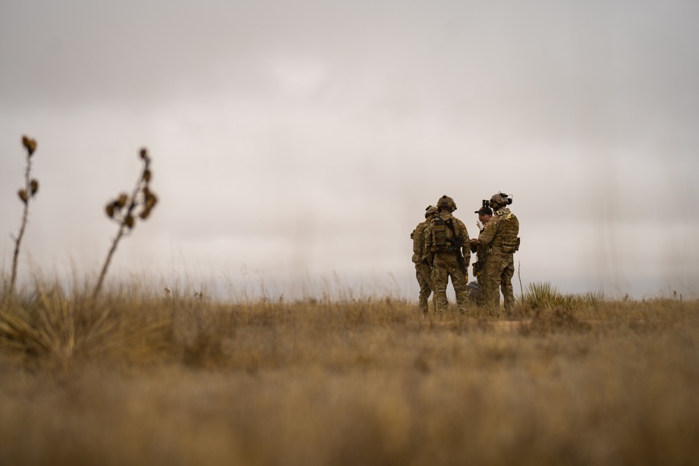 Empowered and professional: Steadfast Line enablers team up to sharpen Air Commando fieldcraft at Cannon AFB