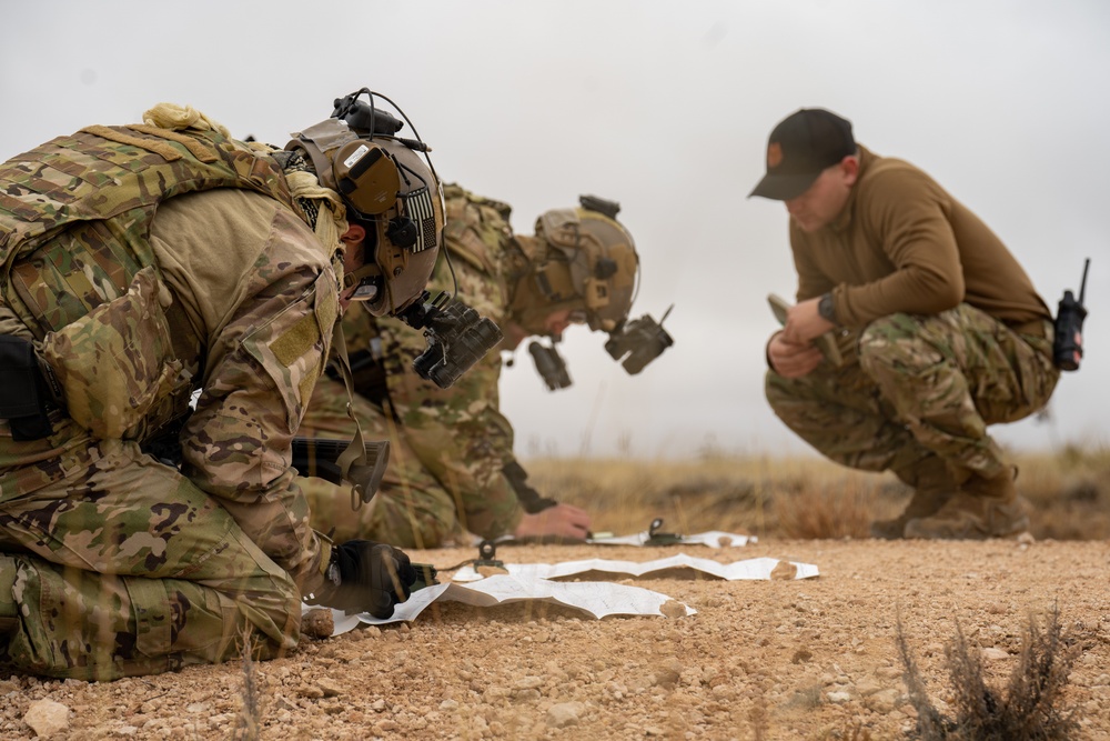 Empowered and professional: Steadfast Line enablers team up to sharpen Air Commando fieldcraft at Cannon AFB