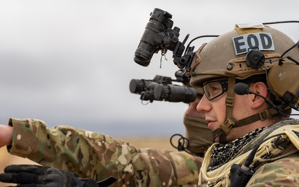 Empowered and professional: Steadfast Line enablers team up to sharpen Air Commando fieldcraft at Cannon AFB