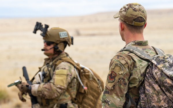 Empowered and professional: Steadfast Line enablers team up to sharpen Air Commando fieldcraft at Cannon AFB