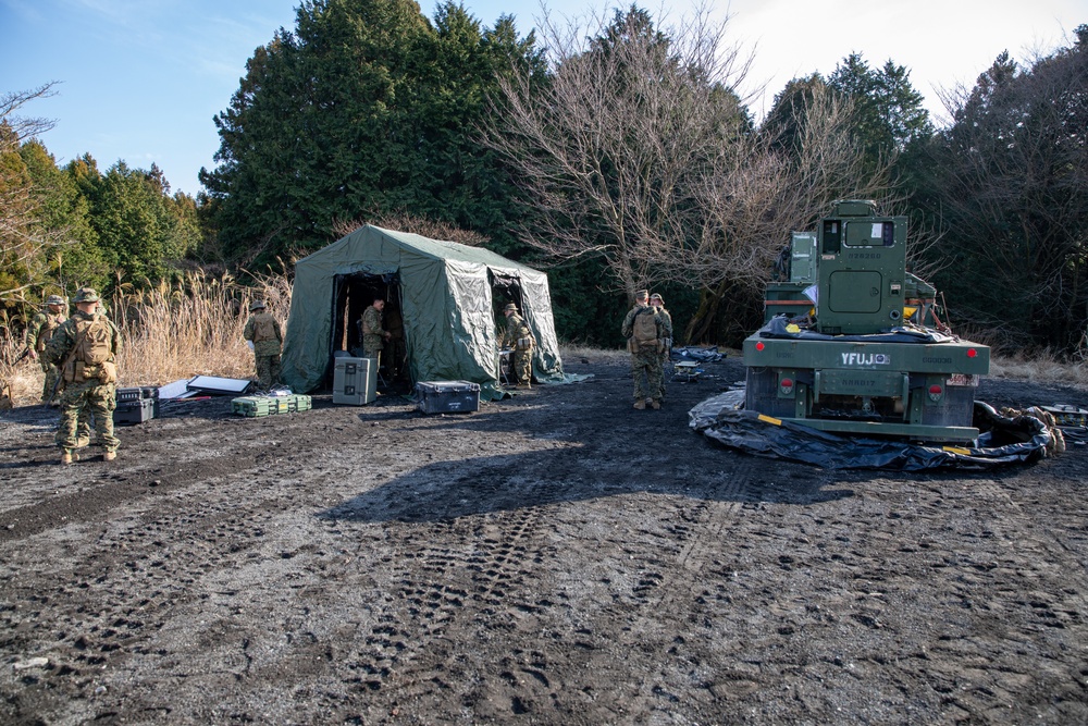 CLR-3 Conducts Battle Hand Off Drills