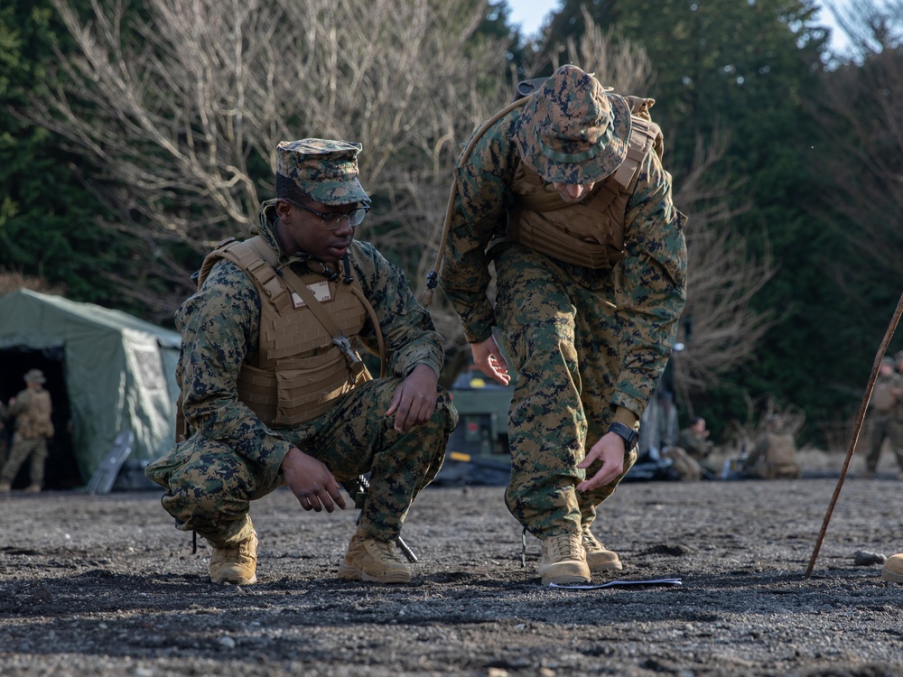 CLR-3 Conducts Battle Hand Off Drills