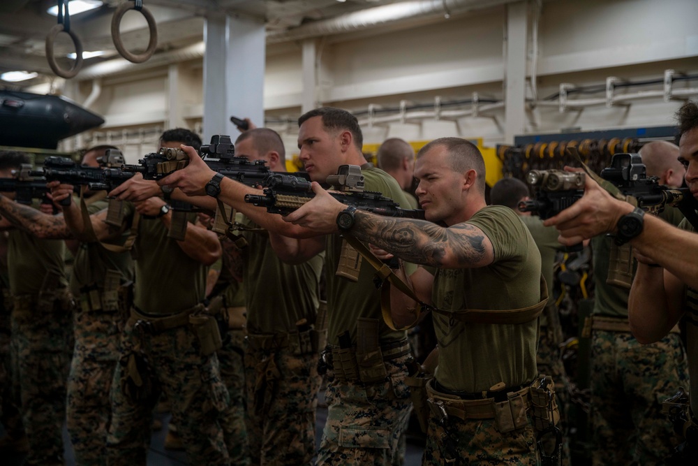 Recon Marines Maintain Weapons Proficiency Aboard USS Somerset