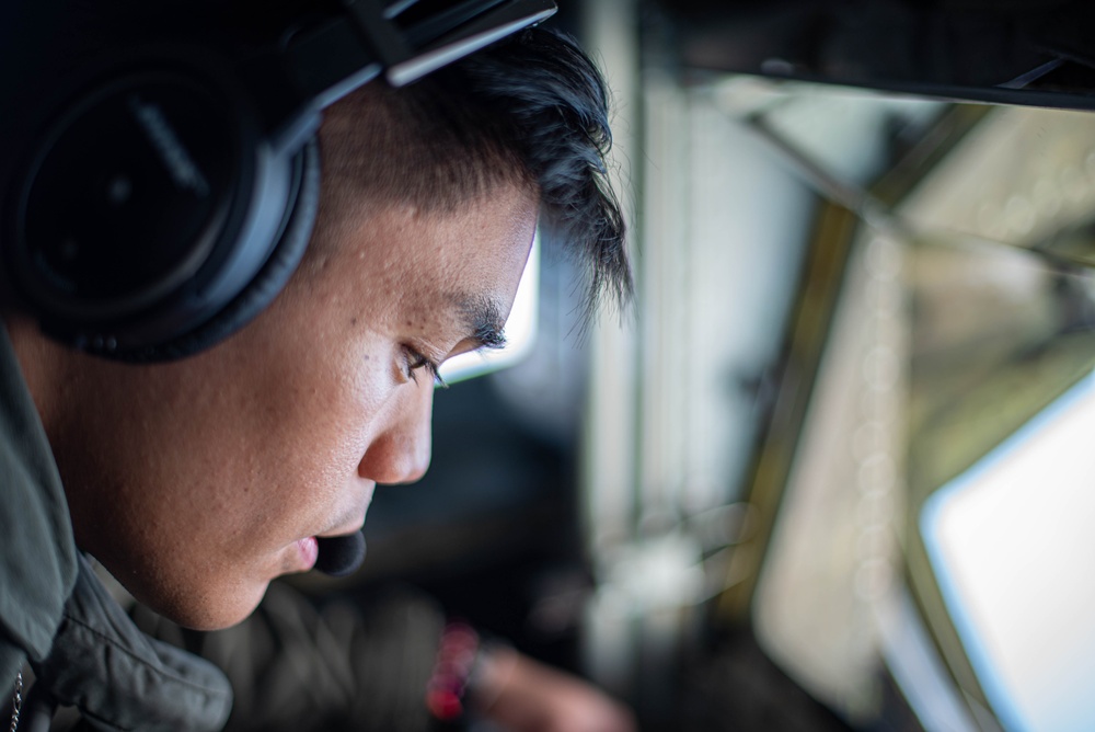 909th ARS refuels Navy P-8 Poseidon