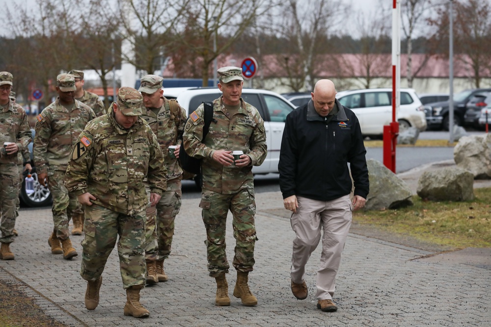 Maj. Gen. Buzzard visits Grafenwoehr