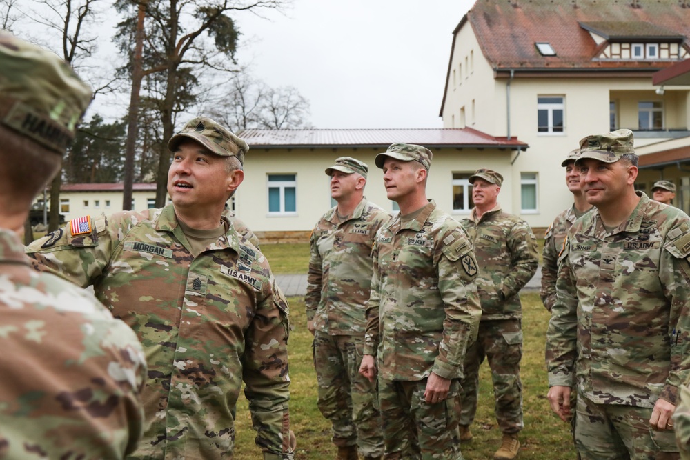 Maj. Gen. Buzzard visits Grafenwoehr